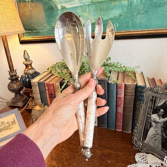 TOWLE Silversmiths Two-Piece Salad Serving Set Mother of Pearl Handles - Picture 11 of 17